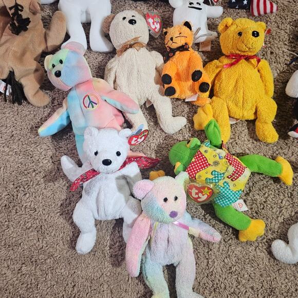 Lot of 22 TY Beanie Babies Bears & Animals Peace Erin The End Holiday Frog Tiger - Picture 2 of 10